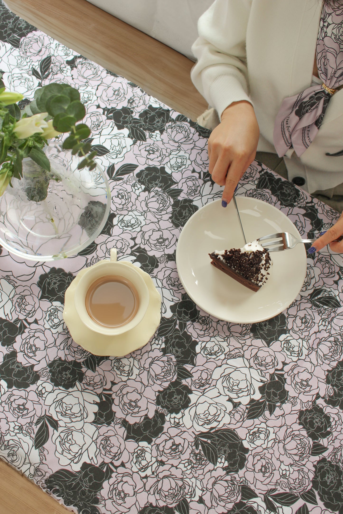 "Classy and Fabulous" Waterproof Tablecloth