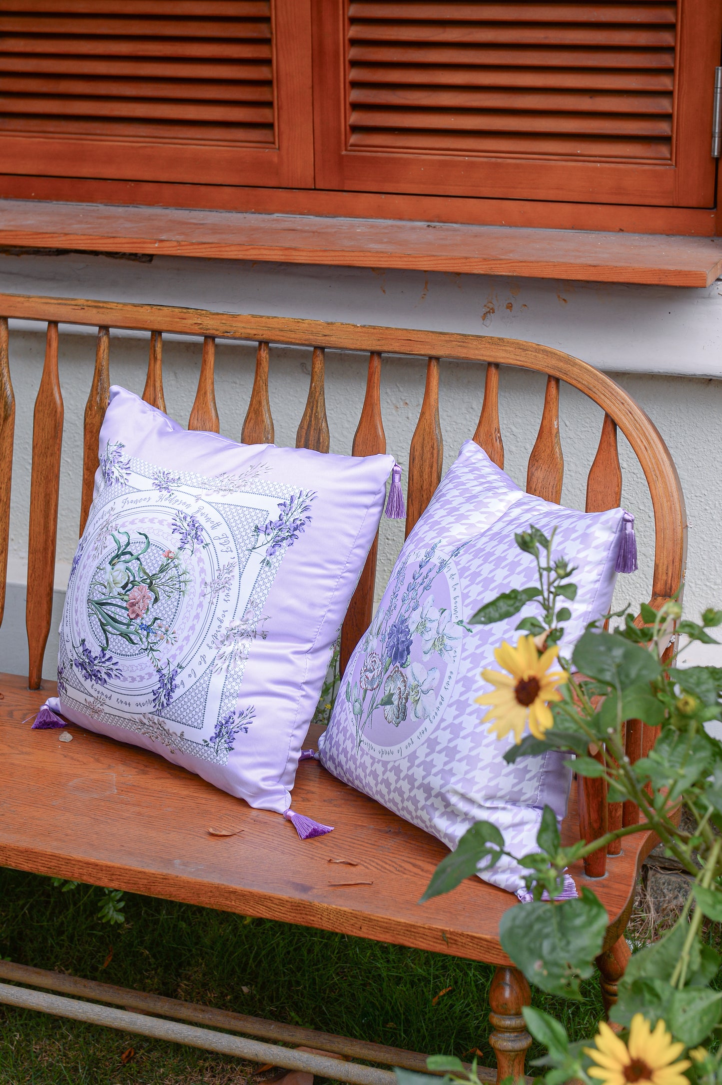 "Secret Violet Garden" Cushion, Throw Pillow