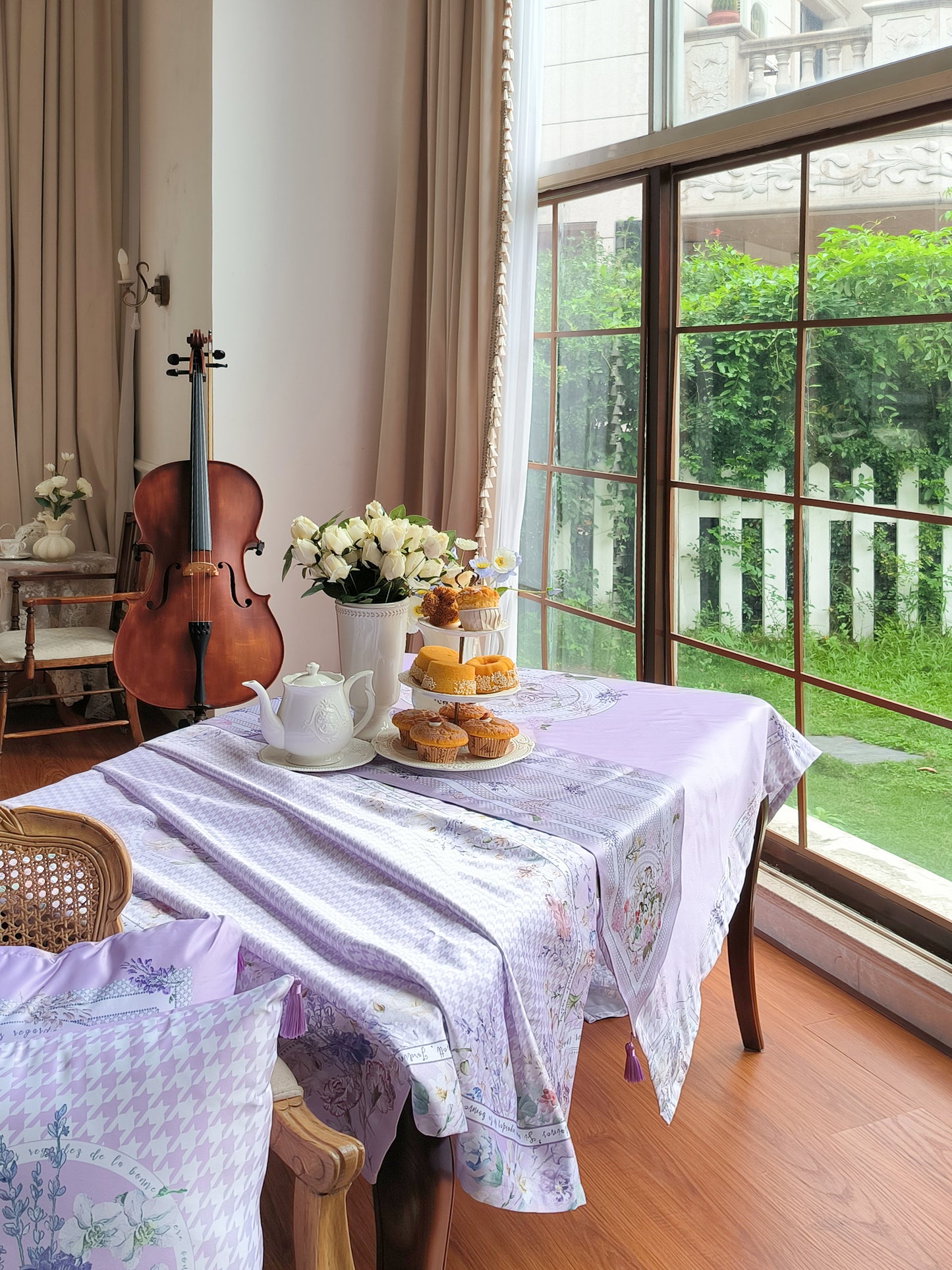 "Secret Violet Garden" Houndstooth Waterproof Tablecloth