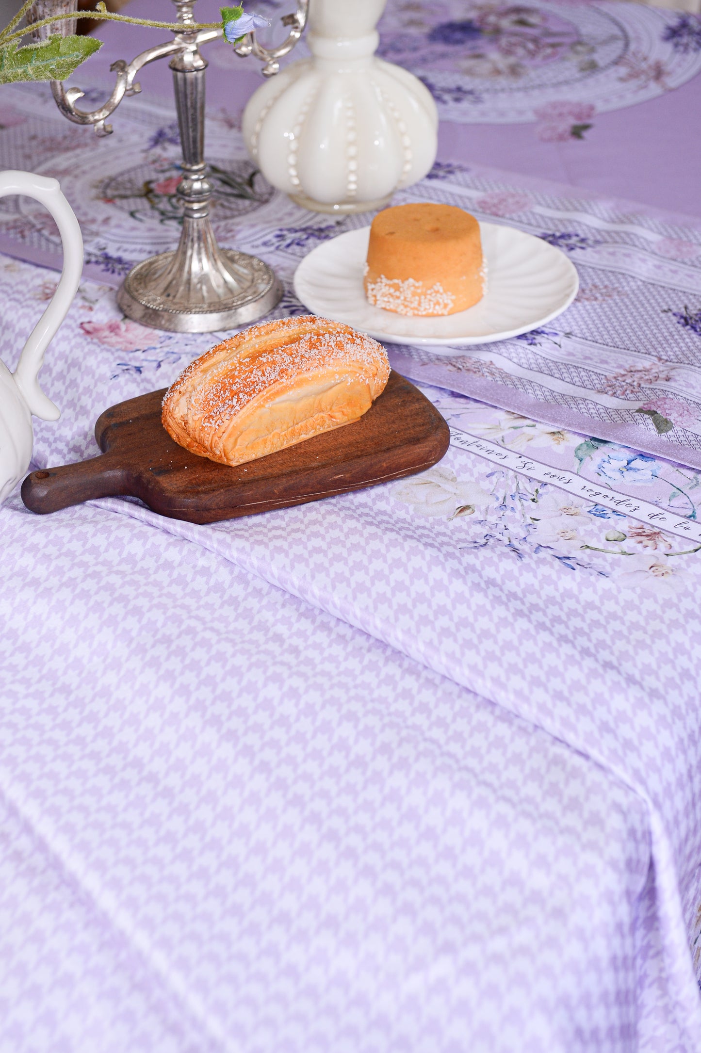 "Secret Violet Garden" Houndstooth Waterproof Tablecloth