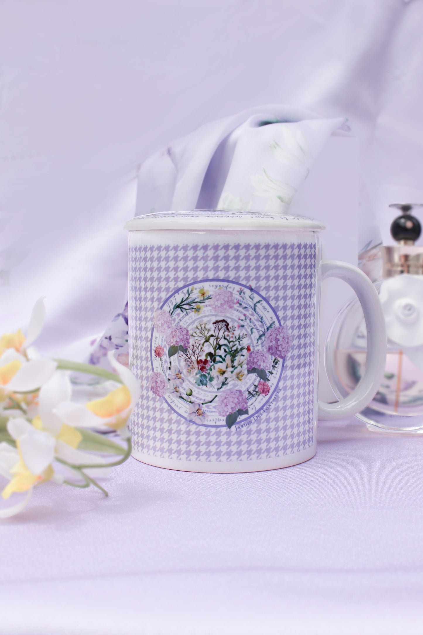 "Secret Violet Garden" Porcelain Mug With Lid 350ml