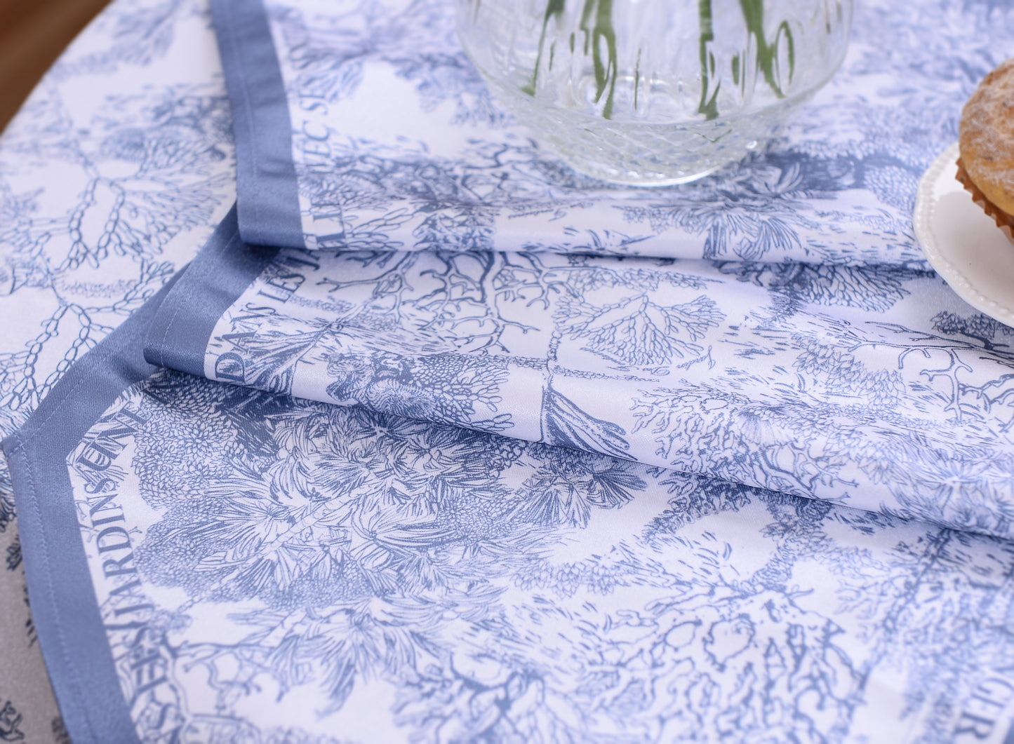 "Toile De Jouy" Waterproof Table Runner