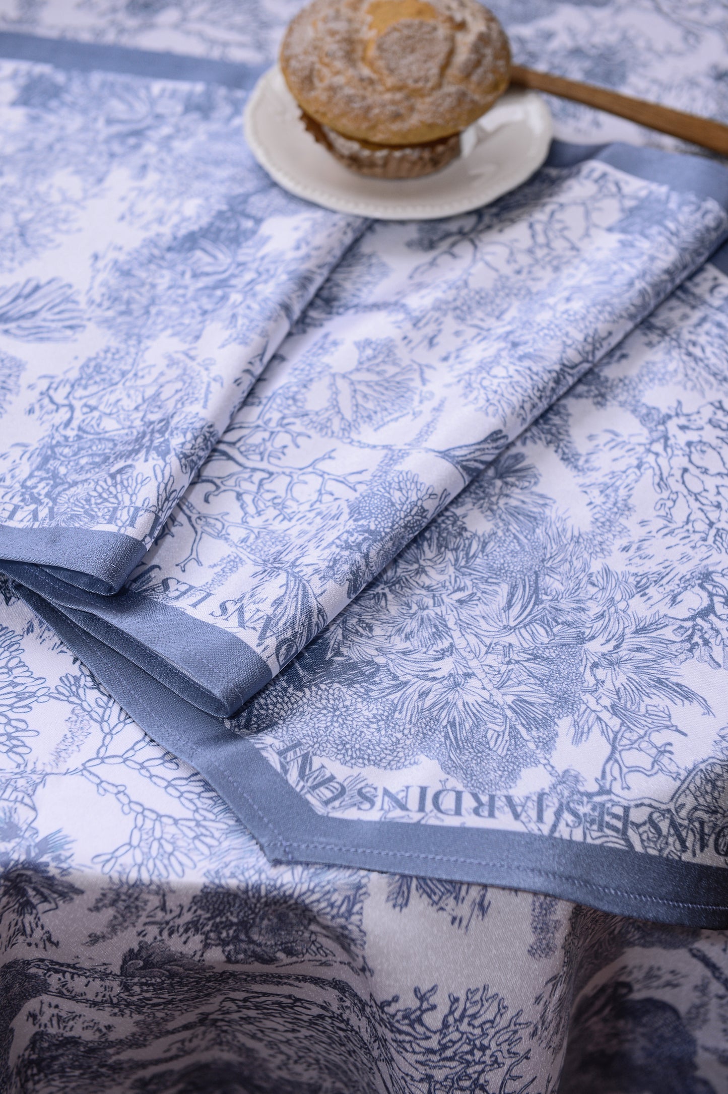 "Toile De Jouy" Waterproof Table Runner