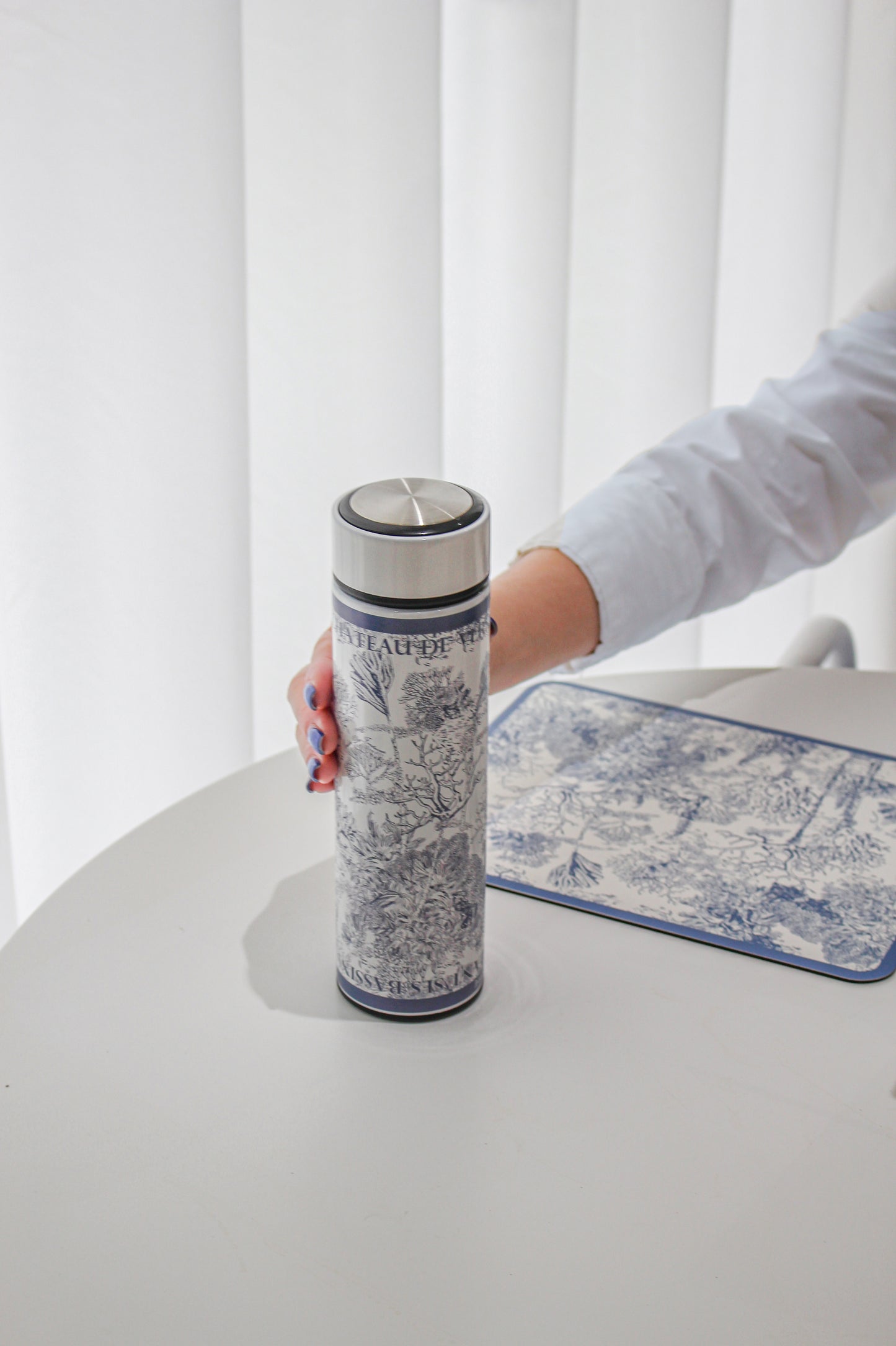 "Toile De Jouy" Vacuum Water Bottle (500ml)