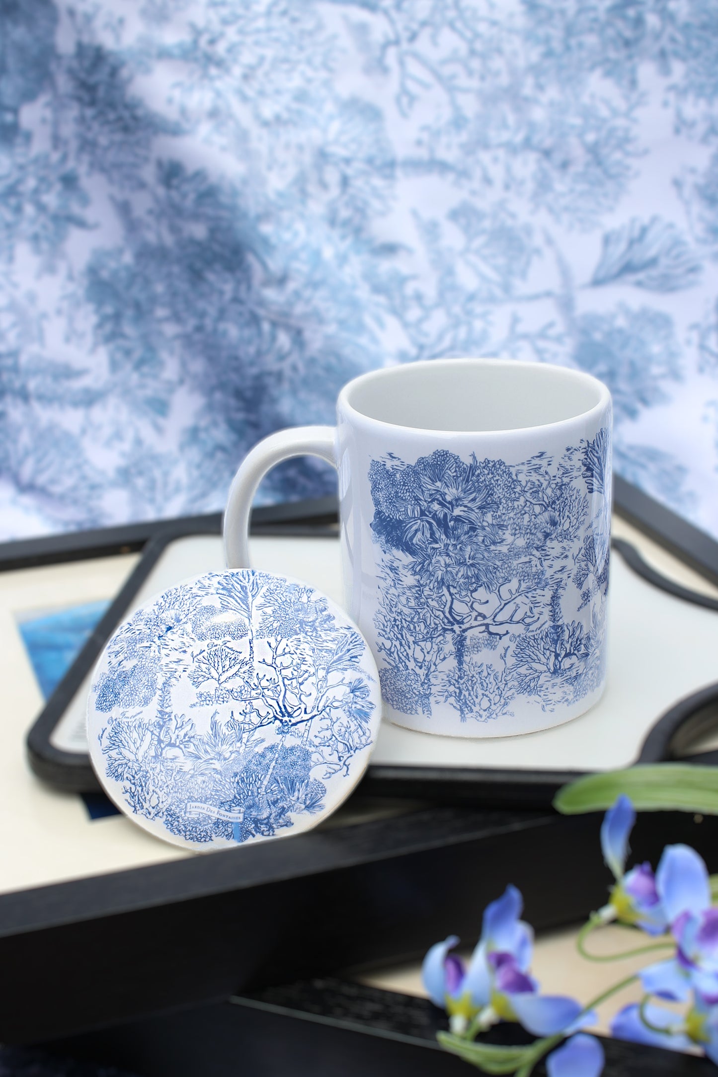 "Toile De Jouy" Porcelain Mug With Lid 350ml