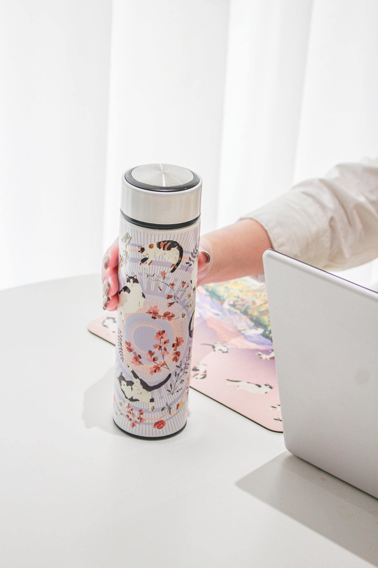 "Yogis Cat and Flower" Vacuum Water Bottle (500ml)