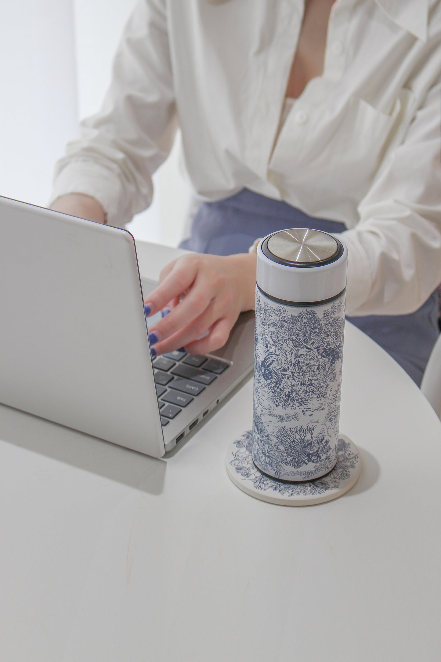 "Toile De Jouy" Dusty Blue Vacuum Bottle (360ml)