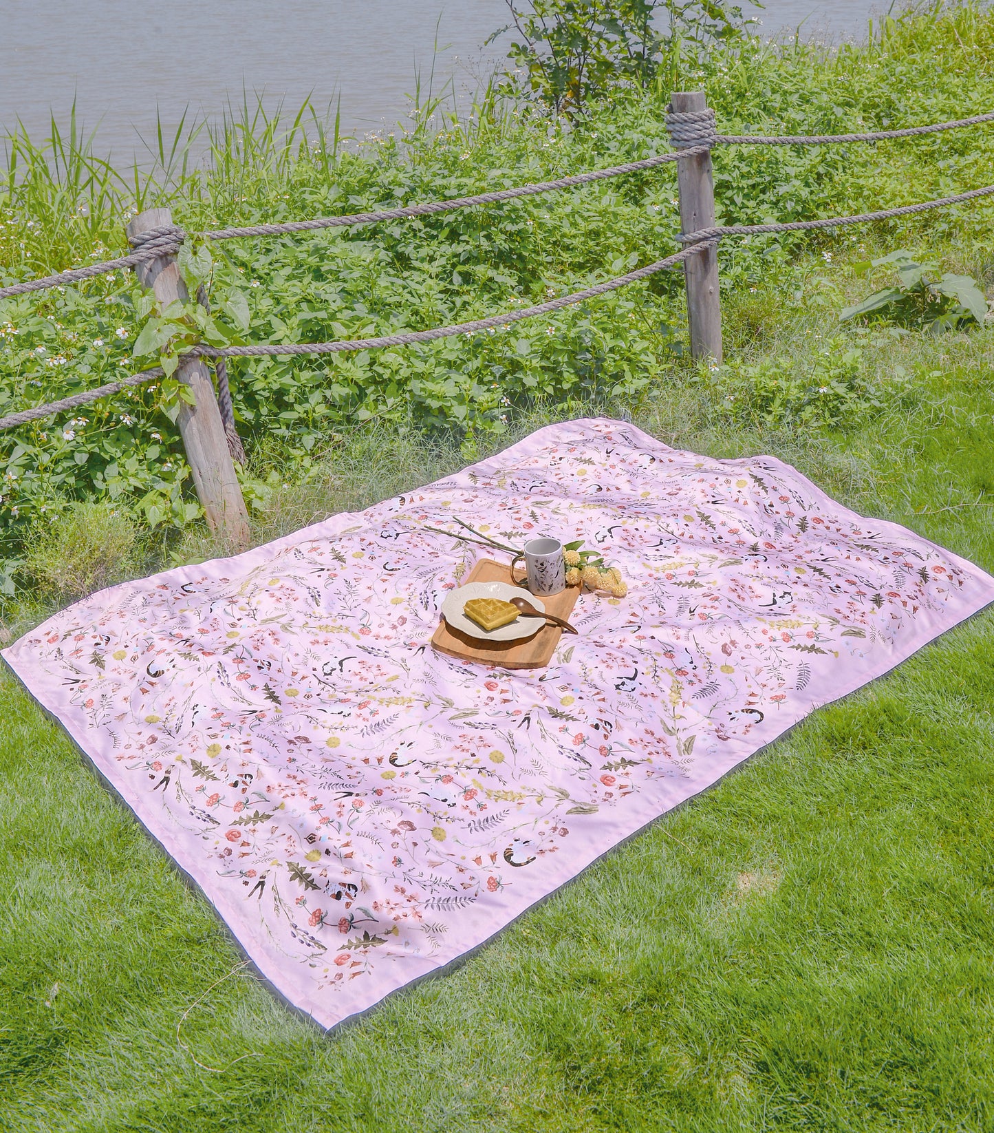 "Yogis Cat and Flower" Pink Field Waterproof Tablecloth